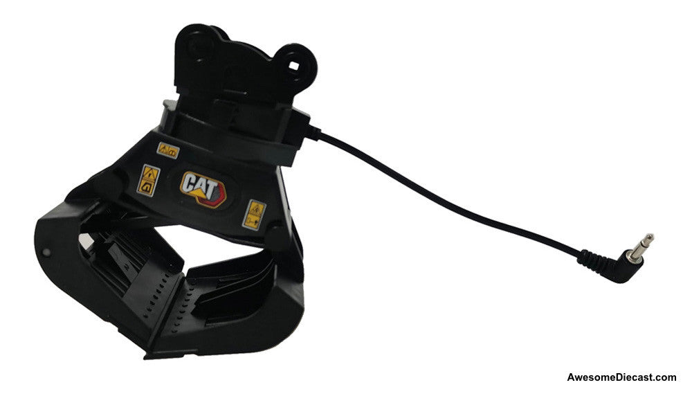 Diecast Masters 1:16 Caterpillar 320 Radio Controlled Excavator with Bucket, Grapple and Hammer Attachments