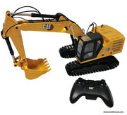 Diecast Masters 1:16 Caterpillar 320 Radio Controlled Excavator with Bucket, Grapple and Hammer Attachments