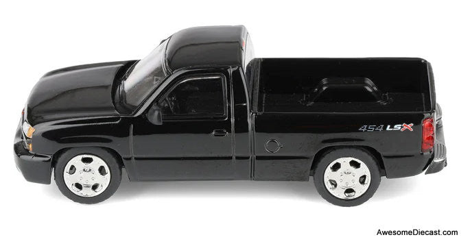 2006 Chevrolet Silverado SS Single Cab Pick-Up Truck, Onyx Black 1:64 Diecast Model Truck by Para64