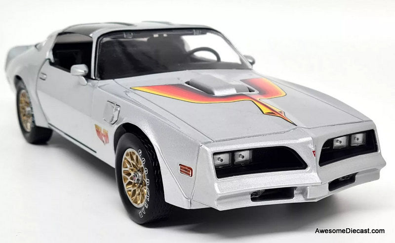 1977 Pontiac Firebird "Fire Am" by Very Special Equipment (VSE), Silver 1:18 Diecast Model Car by Greenlight