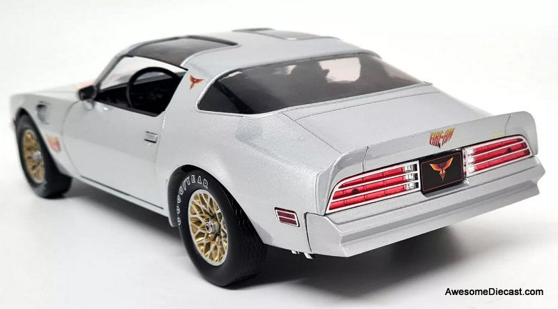 1977 Pontiac Firebird "Fire Am" by Very Special Equipment (VSE), Silver 1:18 Diecast Model Car by Greenlight