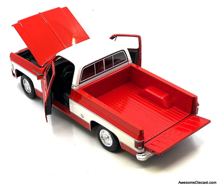 1974 Chevrolet C10 Cheyenne Super Pick-Up, Red/White 1:18 Diecast Model Truck by Maisto