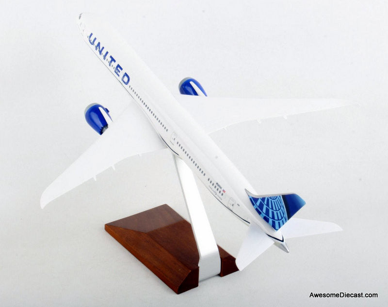 Boeing 787-10 Dream Liner: United Airlines (Reg #N12010) 1:200 ABS Plastic Model Plane by Sky Marks