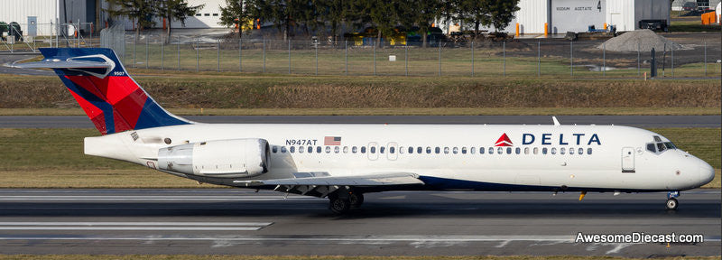 Boeing 717-200: Delta Airlines (Reg #N947AT) 1:400 Diecast Model Plane by Gemini Jets