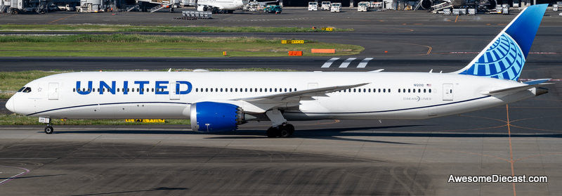 Boeing 787-10: United Airlines (Reg #N12010) 1:100 Resin Cast Model Plane by Sky Marks Elite