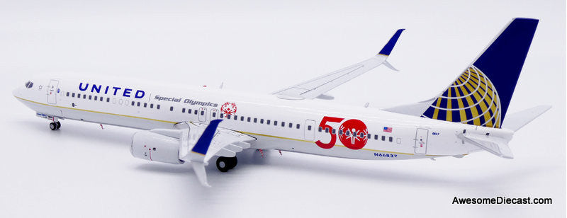Boeing 737-900ER: United Airlines (Reg #N66837) "Special Olympics 50" 1:200 Diecast Model Plane by JC Wings