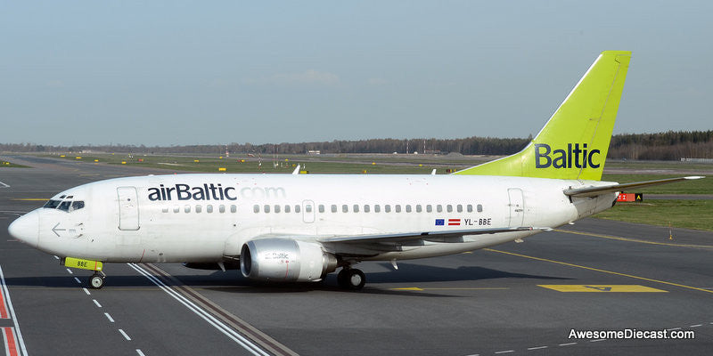 Boeing 737-500: Air Baltic (Reg #YL-BBE) 1:200 Diecast Model Plane by JC Wings