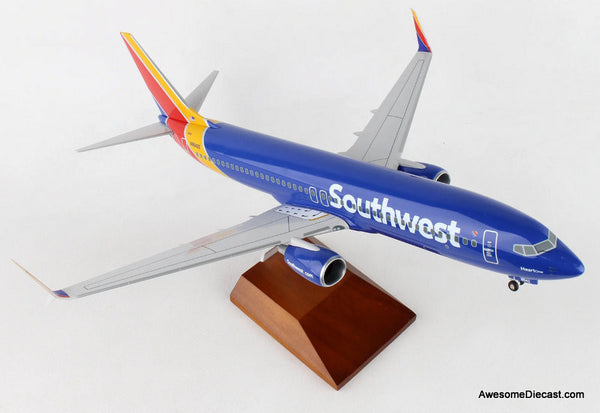 Boeing 737-800: South West Airlines (Reg #N8642E) 1:100 ABS