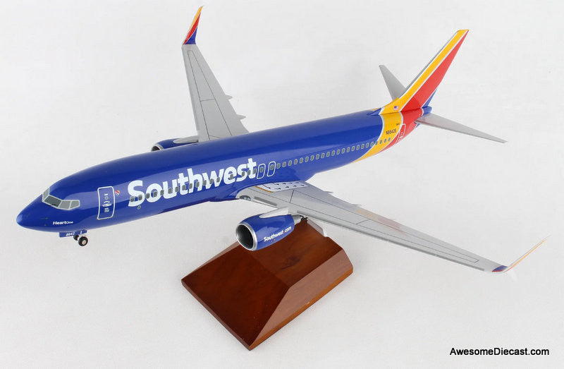 Boeing 737-800: South West Airlines (Reg #N8642E) 1:100 ABS Plastic Model Plane by Sky Marks