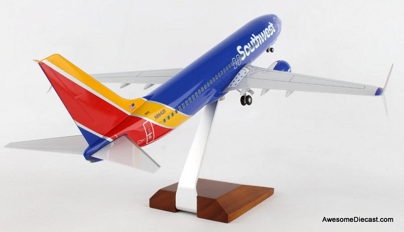 Boeing 737-800: South West Airlines (Reg #N8642E) 1:100 ABS Plastic Model Plane by Sky Marks