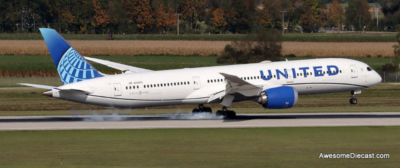 Boeing 787-9: United Airlines (Reg #N29975) 1:100 Resin Cast Model Plane by Sky Marks Elite