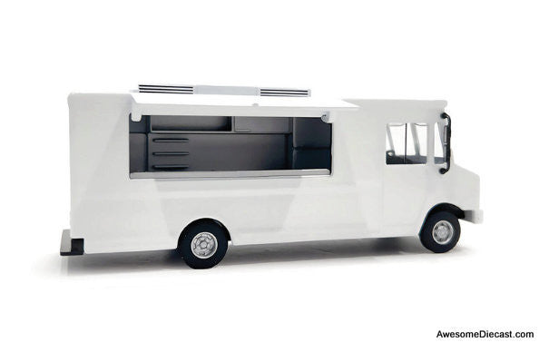 Grumman Olson Food Truck, White 1:64 Diecast Model Truck by American Diorama