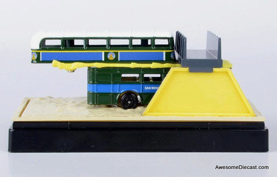 Motor Max 1:64 AEC Double Decker: James Bond 007 (Live & Let Die)