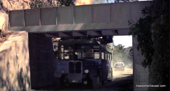 Motor Max 1:64 AEC Double Decker: James Bond 007 (Live & Let Die)