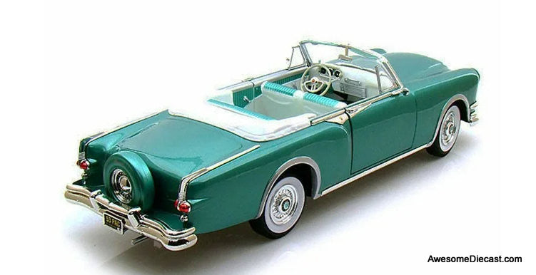 Road Signature 1:18 1953 Packard Caribbean, Metallic Green