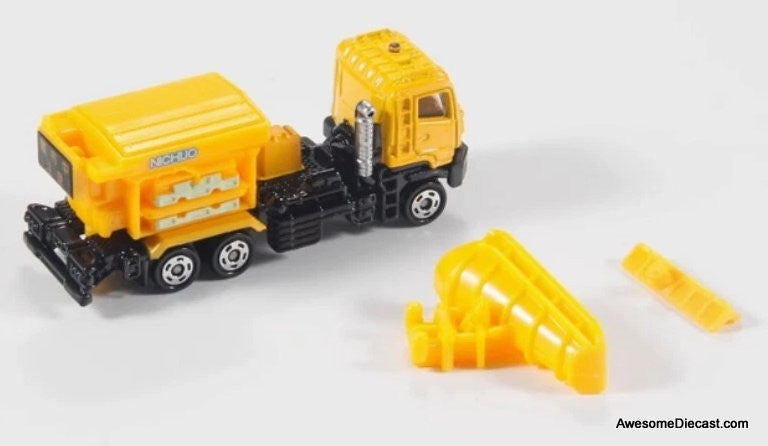 De-icing Material Spreader, Yellow 1:120 Diecast Model Truck by Tomica