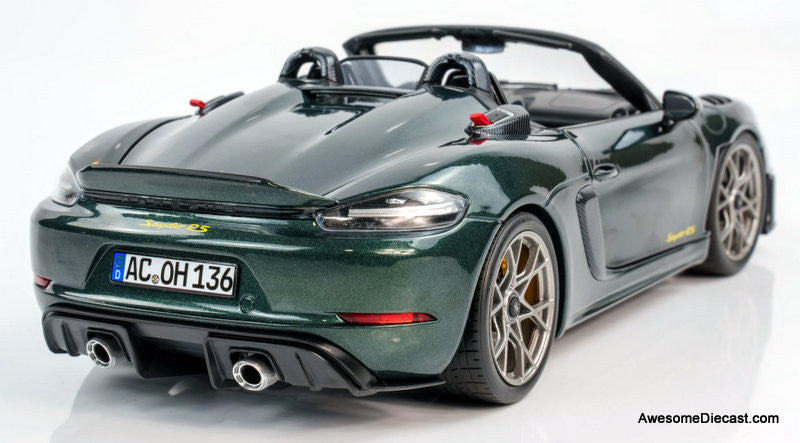 2023 Porsche 718 Spyder RS Weissach Package, Forest Green Metallic 1:18 Diecast Model Car by Norev