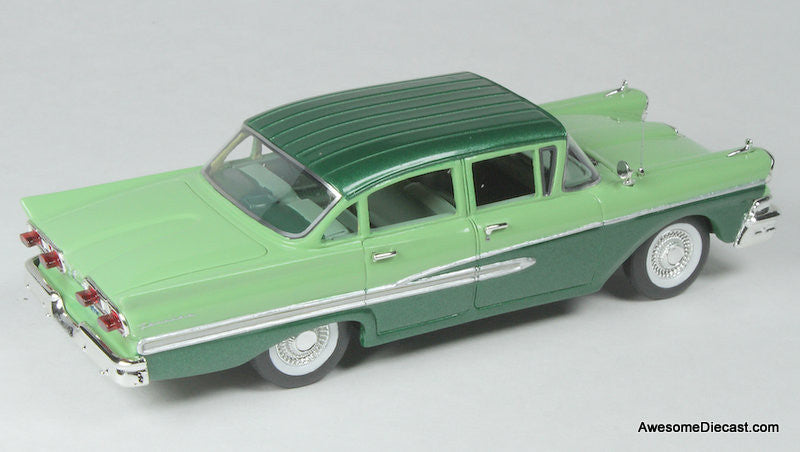 Goldvarg Collection 1:43 1958 Ford Custom 4 Door, Sea Spray Green/Silvertone Green