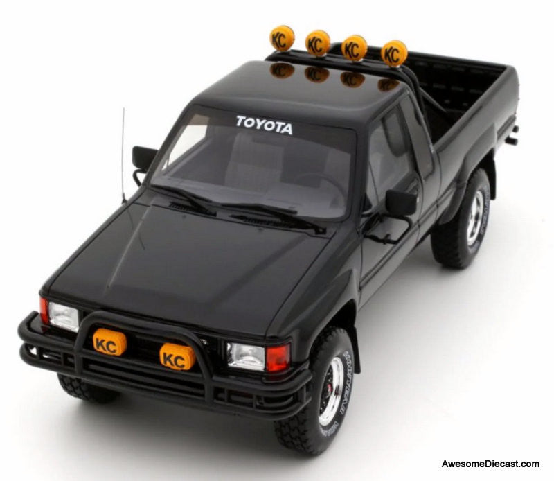 Shindy37101/18 トヨタ ハイラックス SR5 ブラック 1985 Toyota Hilux SR5 Pick-Up Truck, Glossy Black 1:18 Resin Cast
