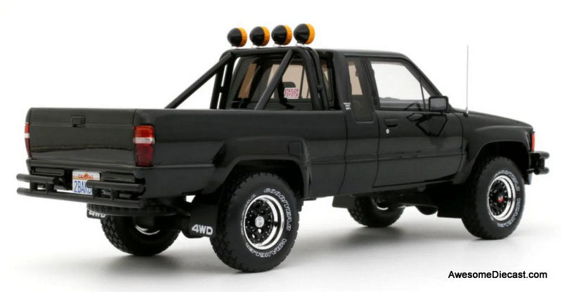 Shindy37101/18 トヨタ ハイラックス SR5 ブラック 1985 Toyota Hilux SR5 Pick-Up Truck, Glossy Black 1:18 Resin Cast