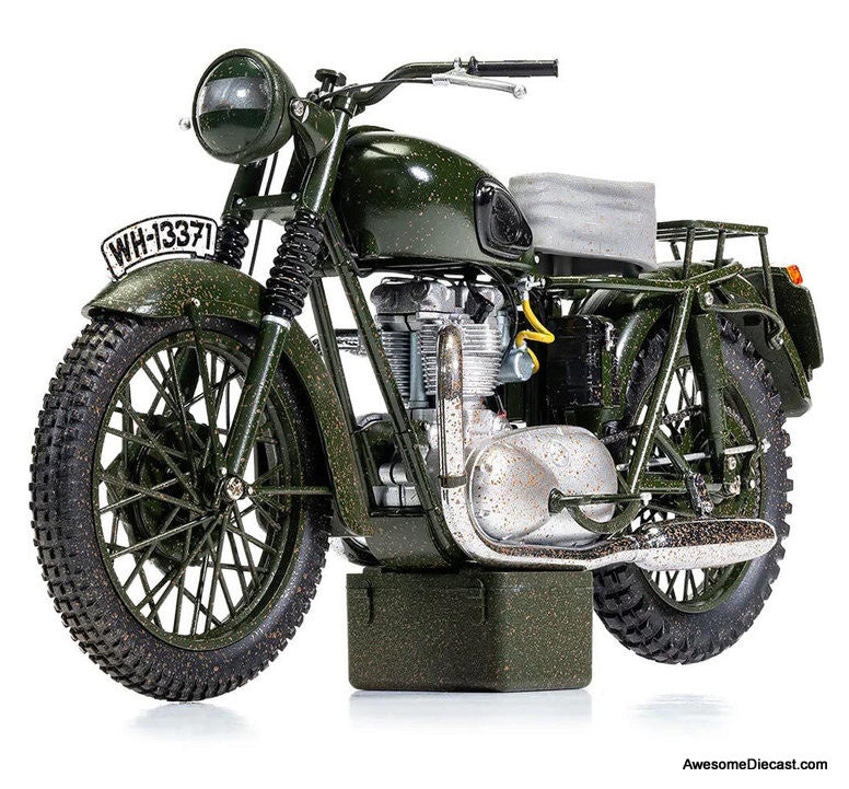Corgi 1:12 Triumph TR6 Trophy (Weathered): The Great Escape
