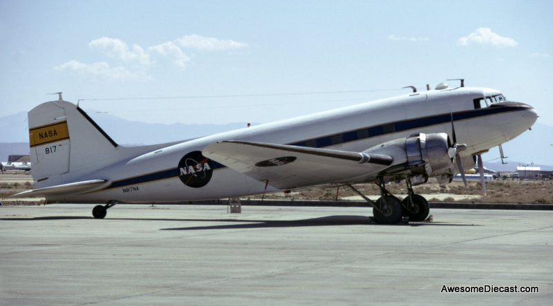 McDonnell Douglas DC-3 (C-47H Skytrain) NASA (Reg #N817NA) 1:200 Diecast Model Plane by Inflight 200