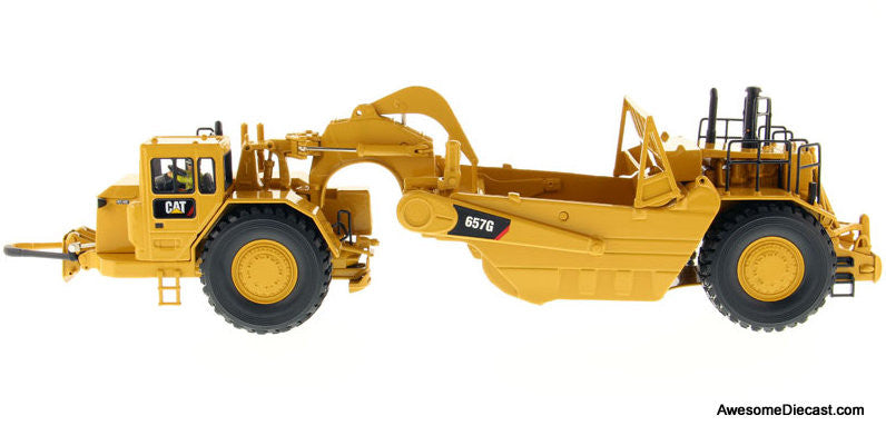 Diecast Masters 1:50 Caterpillar 657G Wheel Tractor Scraper