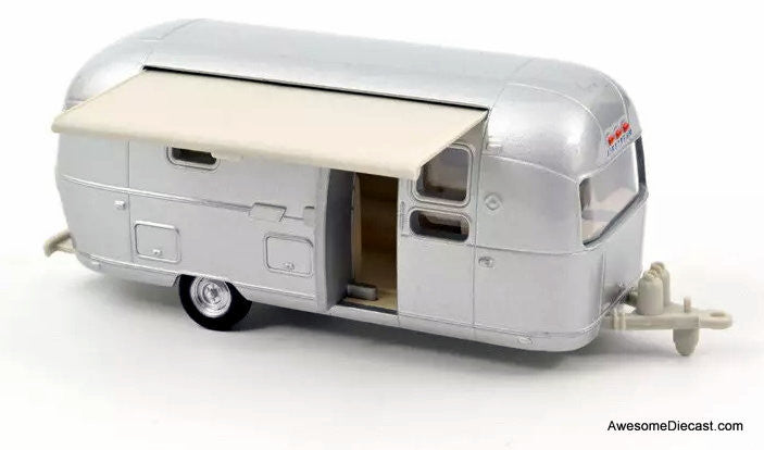 Norev 1:43 1968 Ford Mustang w/Airstream Caravan