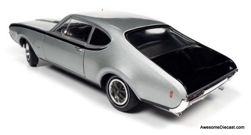 1968 Oldsmobile Cutlass Hurst, Silver (Black Interior) 1:18 Diecast Model Car by Auto World