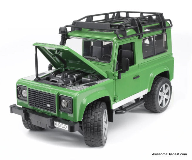 Bruder 1:16 Land Rover Defender w/Horse Trailer & Horse