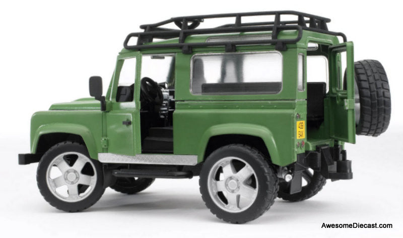 Bruder 1:16 Land Rover Defender w/Horse Trailer & Horse