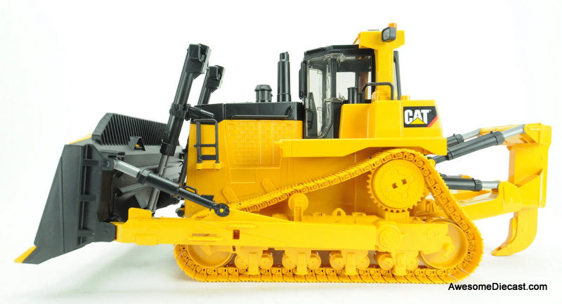 Bruder 1:16 Caterpillar Large Track-type Tractor, Yellow