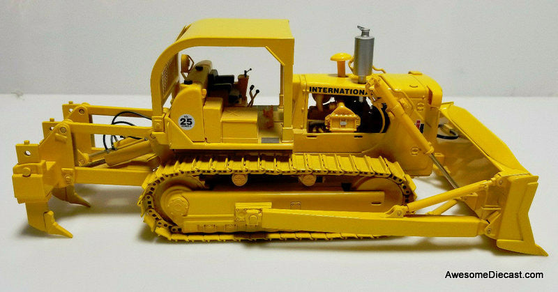 RARE!! First Gear 1:25 International TD-25 Crawler