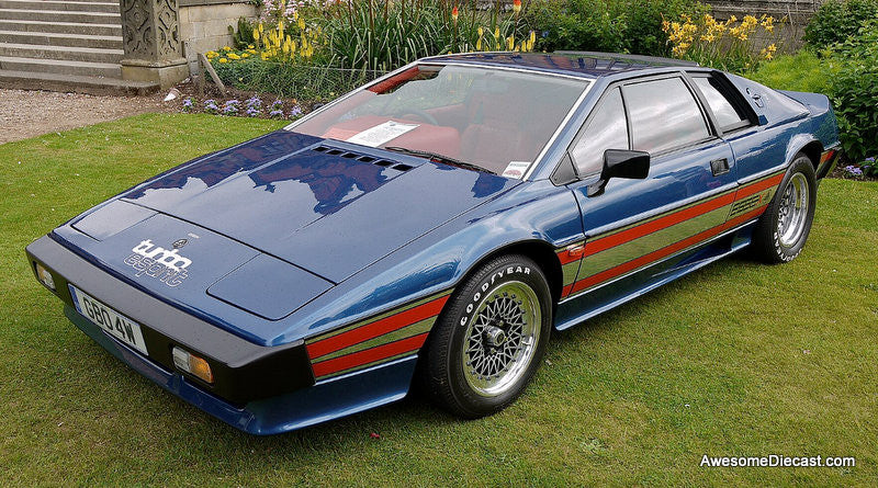 KK Scale 1:18 1981 Lotus Esprit Essex Turbo, Metallic Blue/Red/Silver