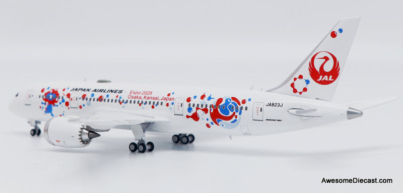 SQ Wings 日本航空 JAL B787-8 JA823J 1:200 Boeing 787-8: Japan Airlines (Reg #JA823J) Expo 2025 Livery 1:400