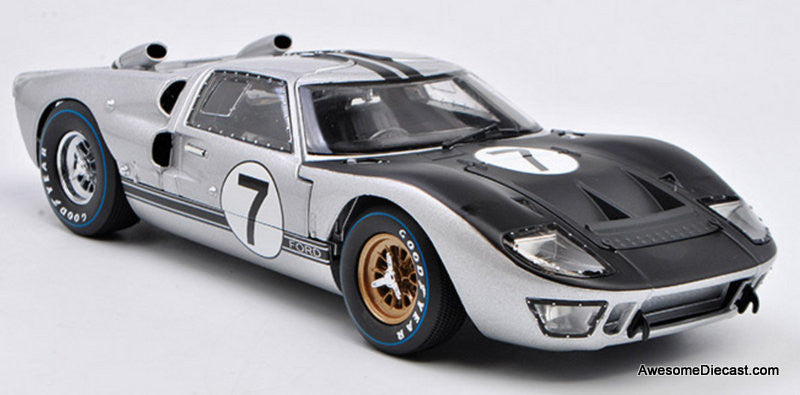 Shelby Collectibles 1:18 1966 Ford GT-40 Mk 11 #7, Silver: 1966 24 Hours Le Mans