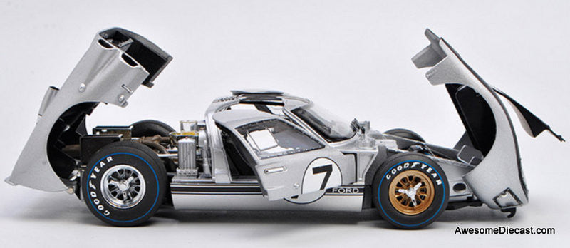 Shelby Collectibles 1:18 1966 Ford GT-40 Mk 11 #7, Silver: 1966 24 Hours Le Mans