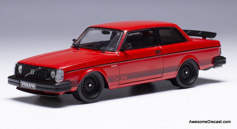 IXO 1:43 1980 Volvo 242 Custom, Red