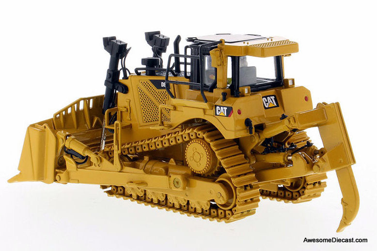 Diecast Masters 1:50 Caterpillar D8T Track Type Tractor with 8U Blade