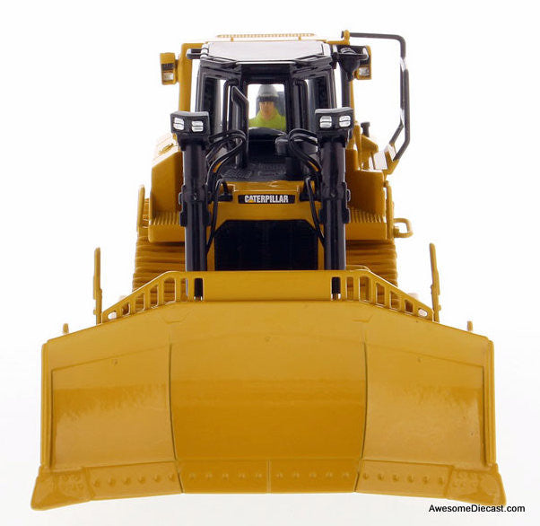 Diecast Masters 1:50 Caterpillar D8T Track Type Tractor with 8U Blade