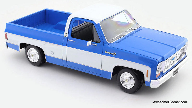 1974 Chevrolet C10 Cheyenne Super Pick-Up, Blue/White 1:18 Diecast Model Truck by Maisto