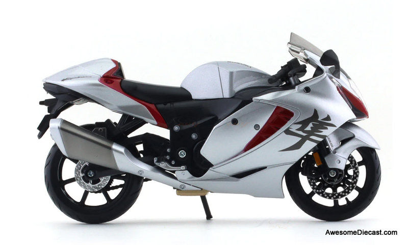 2022 Suzuki Hayabusa Motor Bike, Silver 1:12 Diecast Model Motorcycle by Maisto