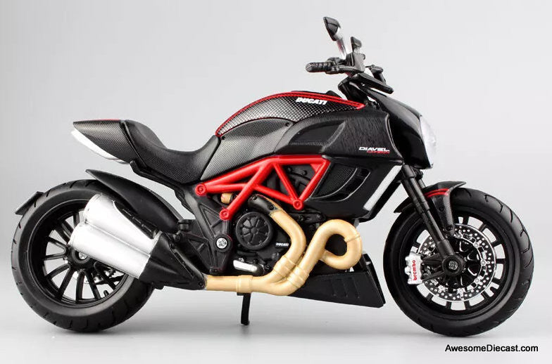Ducati Diavel, Carbon Black/Red 1:12 Diecast Model Motorcycle by Maisto