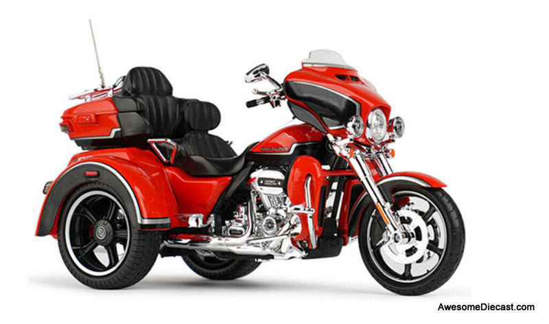 Maisto 1:12 2021 Harley Davidson CVO Tri Glide, Orange