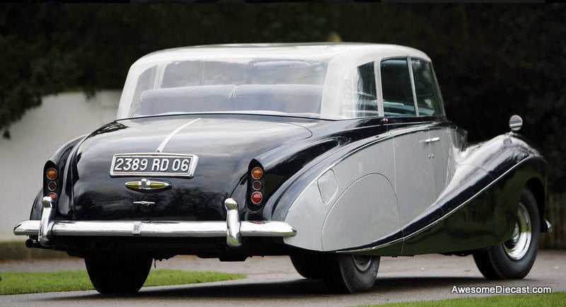 1956 Rolls Royce Silver Wraith "Perspex Top" Saloon, Blue/Silver (Ex Nubar Gulbenkian) 1:43 Resin Cast Model by Kess