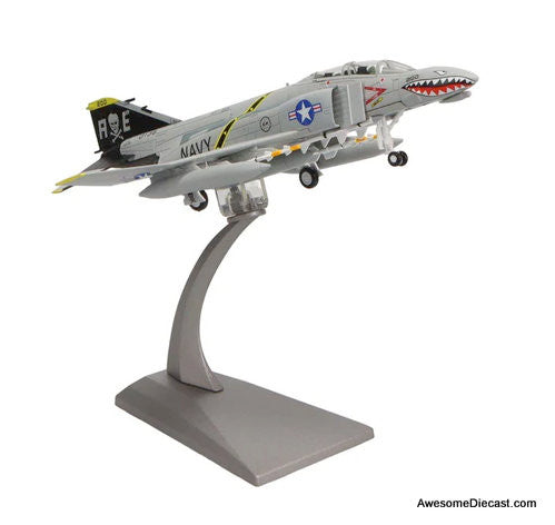Flight Deck Models 1:100 McDonnell Douglas F-4C Phantom: USS Roosevelt "Jolly Rogers" (Fantasy Shark Mouth Scheme)