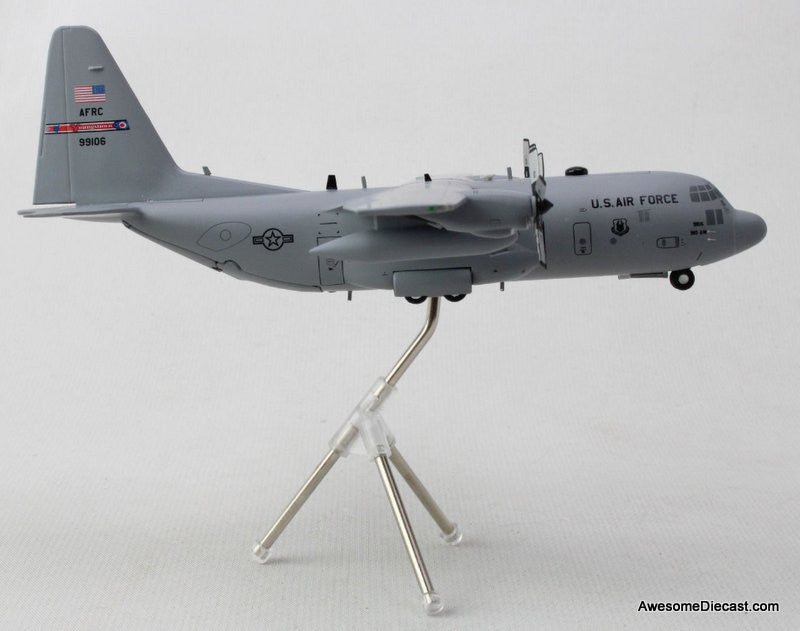 Lockheed C-130H USAF, Youngstown ARS Ohio 1:200 Diecast Model Plane by Gemini 200