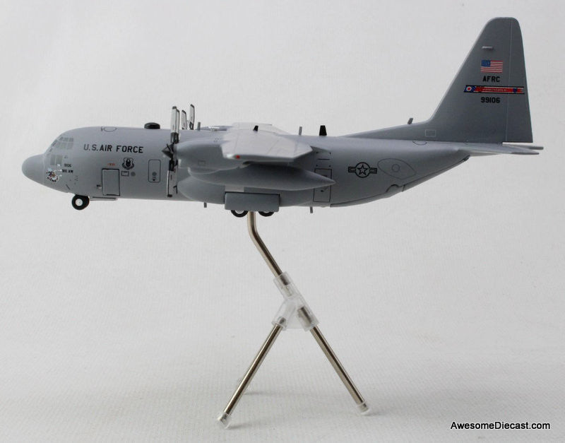 Lockheed C-130H USAF, Youngstown ARS Ohio 1:200 Diecast Model Plane by Gemini 200