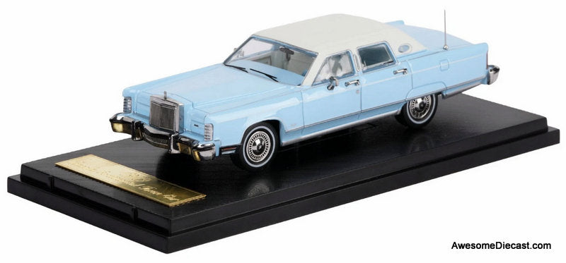 1979 Lincoln Continental Town Car, Wedgewood Blue 1:64 Diecast Model Car by Sun Star