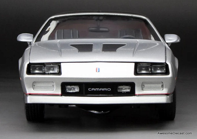 1985 Chevrolet Camaro IROC-Z, Silver 1:18 Diecast Model Car by Sun Star